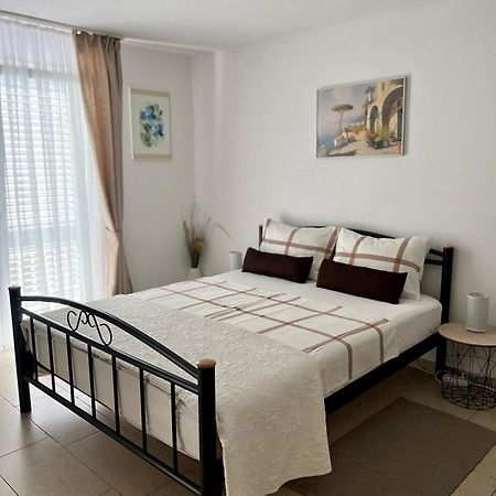 Apartmani Fortuna ลุมบาร์ดา ภายนอก รูปภาพ
