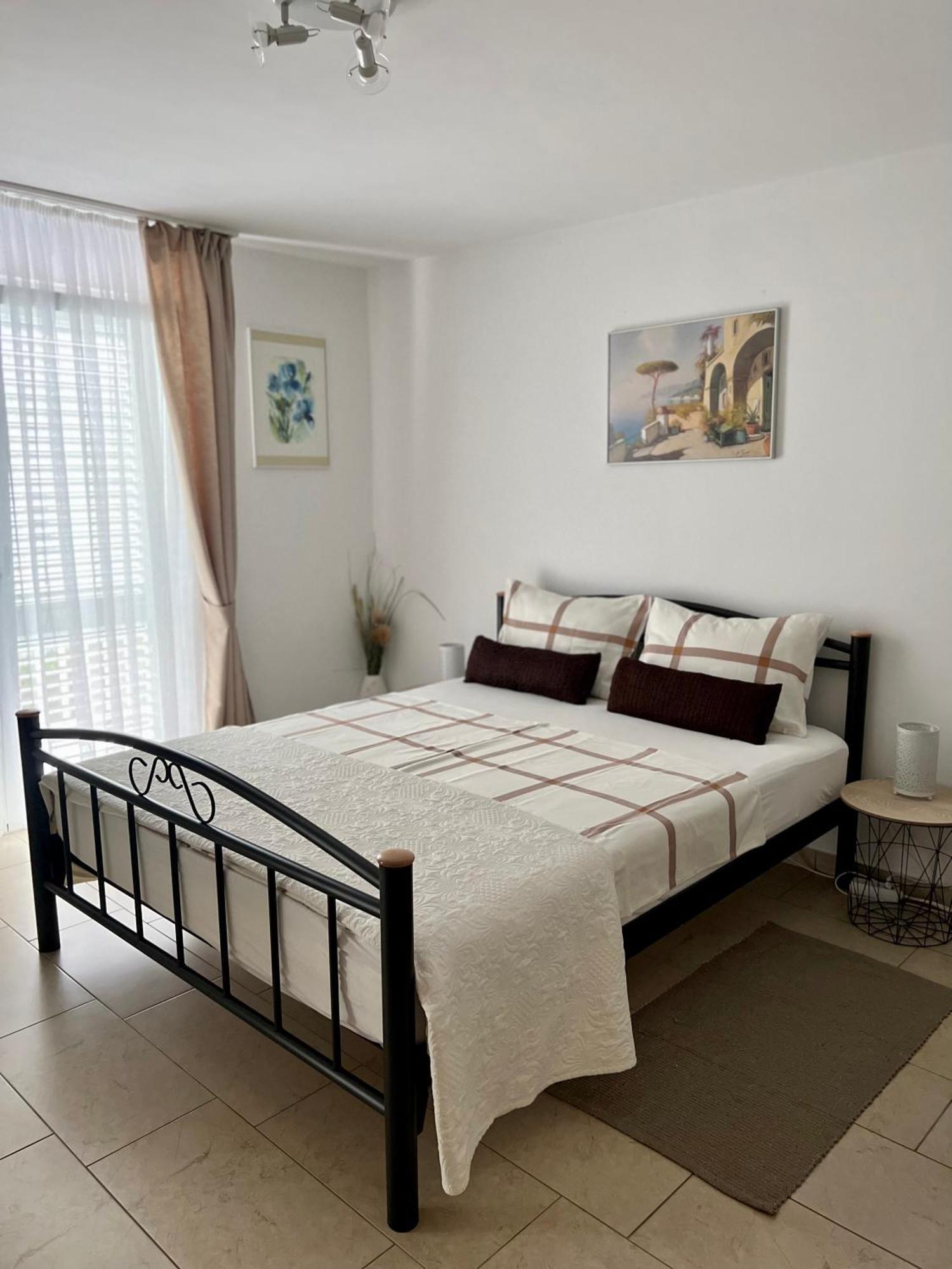 Apartmani Fortuna ลุมบาร์ดา ภายนอก รูปภาพ